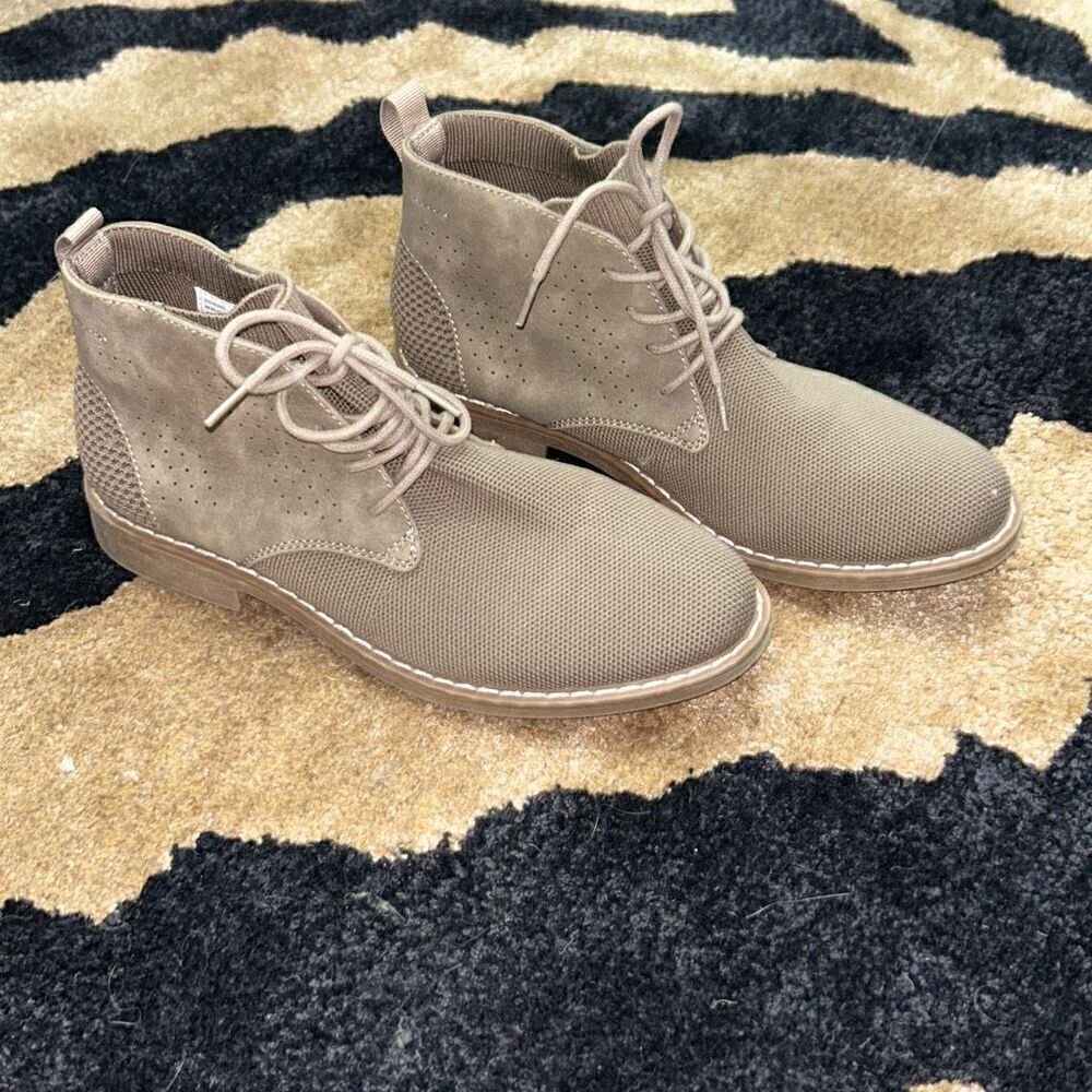 Steve Madden boys lace up boots brown/taupe sz 4